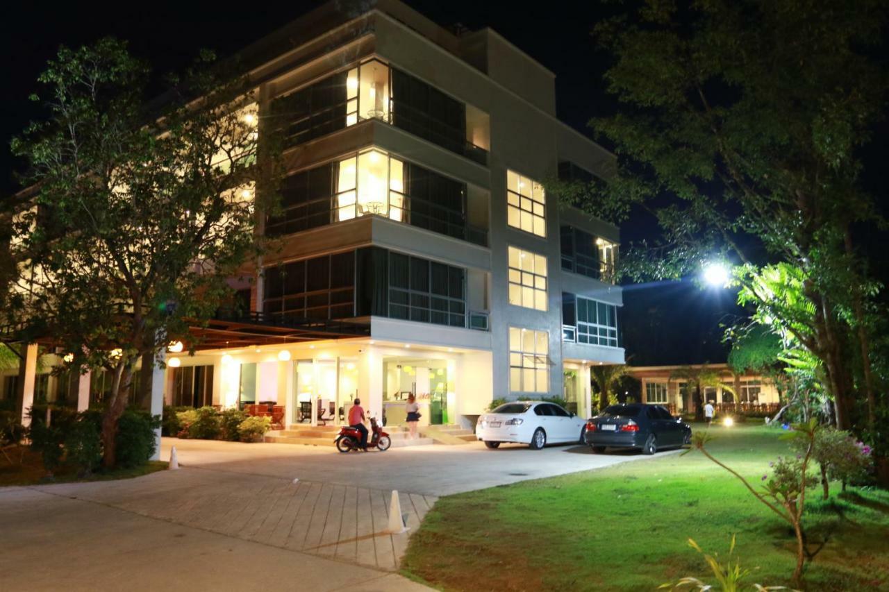 The Pano Hotel & Residence Ao Nang Екстер'єр фото